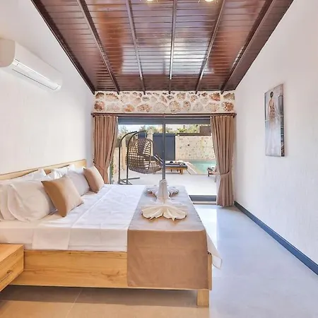 Lisburn Is A Luxury And Artistic For 6 People In Kalkan Kaş