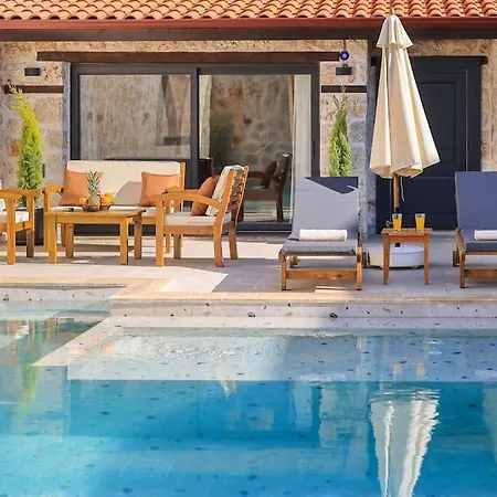 Lisburn Is A Luxury And Artistic For 6 People In Kalkan