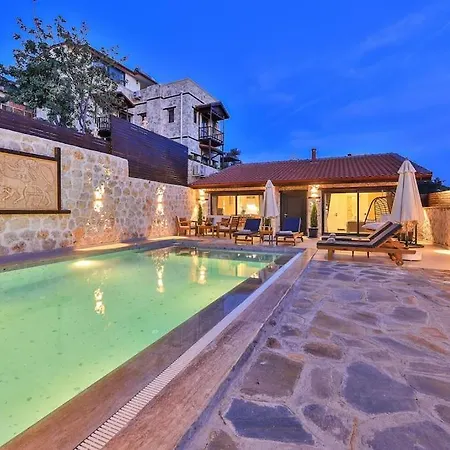 Lisburn Is A Luxury And Artistic For 6 People In Kalkan וילה