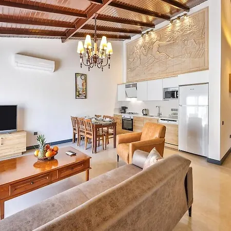 Lisburn Is A Luxury And Artistic For 6 People In Kalkan וילה *