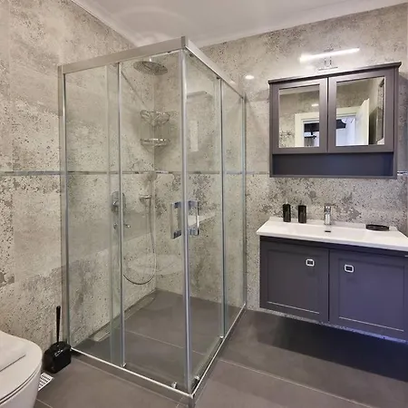 Lisburn Is A Luxury And Artistic For 6 People In Kalkan Kaş